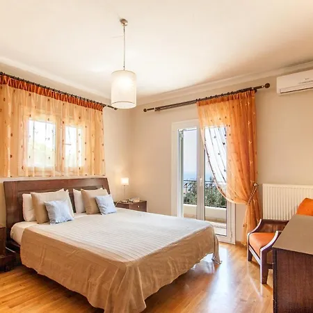Sunny Villa