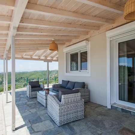 Sunny Villa *